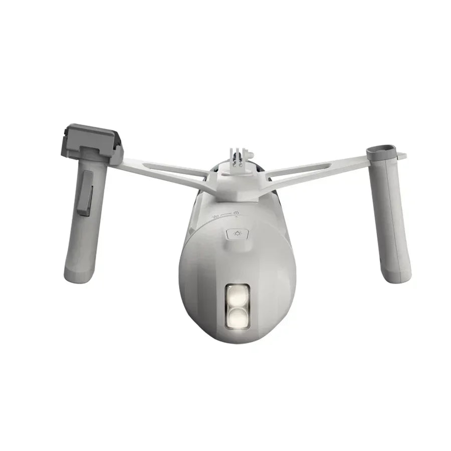 Beyaz zemin üzerinde, LED ışıklı tutma kollu su scooterı ön görünüm.