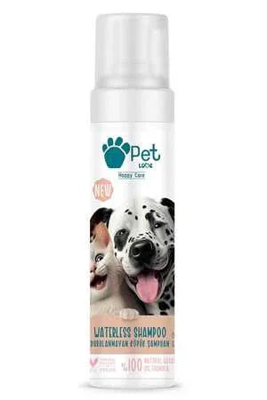 Kedi ve köpek için köpük şampuan, ön yüzünde hayvan görseli, beyaz ambalajlı ürün.