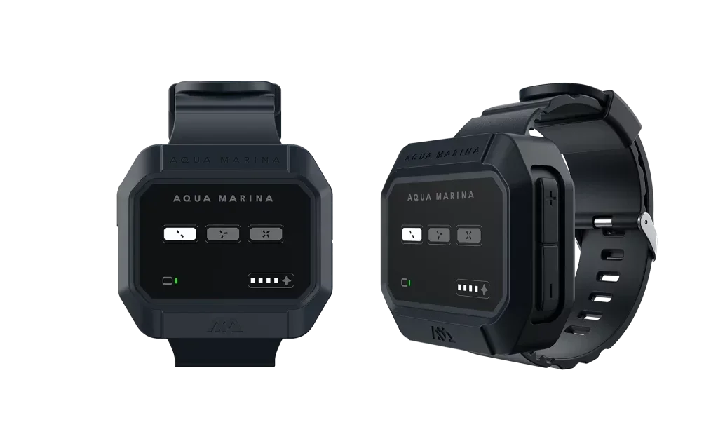 Aqua Marina su sporları için siyah dijital kontrol saati, iki farklı açıdan gösteriliyor